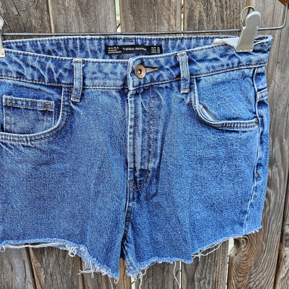 Zara Women's Distressed Blue Jean Shorts Size 4 - Picture 11 of 16